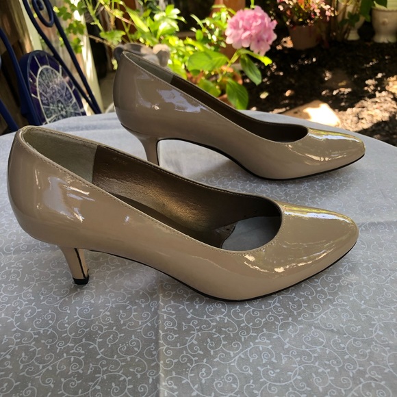 Vaneli Patent Leather Pumps - Picture 4 of 10